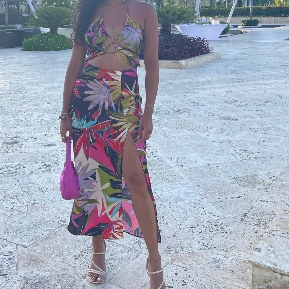 Gorg cut out resort dress